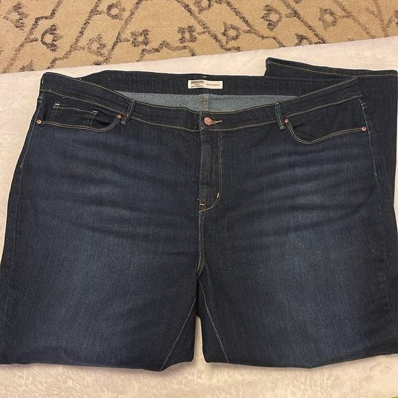 Signature Levi’s Women’s Plus Dark Denim Jeans Size 18 Midrise Boot Cut - Picture 6 of 7
